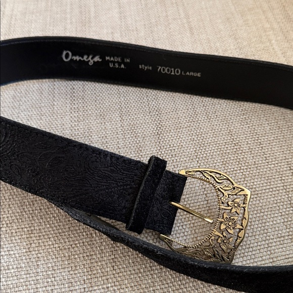 Omega Vintage Etched Suede? Belt Gold Metallic Buckle Floral Design Fits 30-34” main image 8
